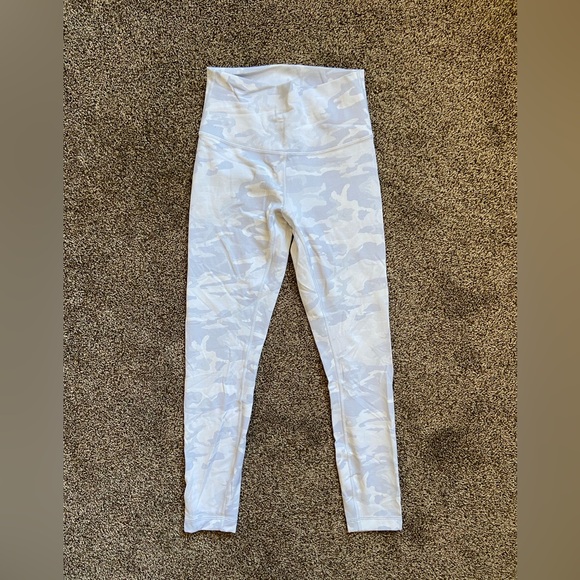 Lululemon White Camo Size 6 - Picture 2 of 7